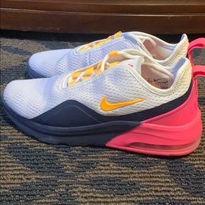 Women’s Nike Air Max shoes size 7